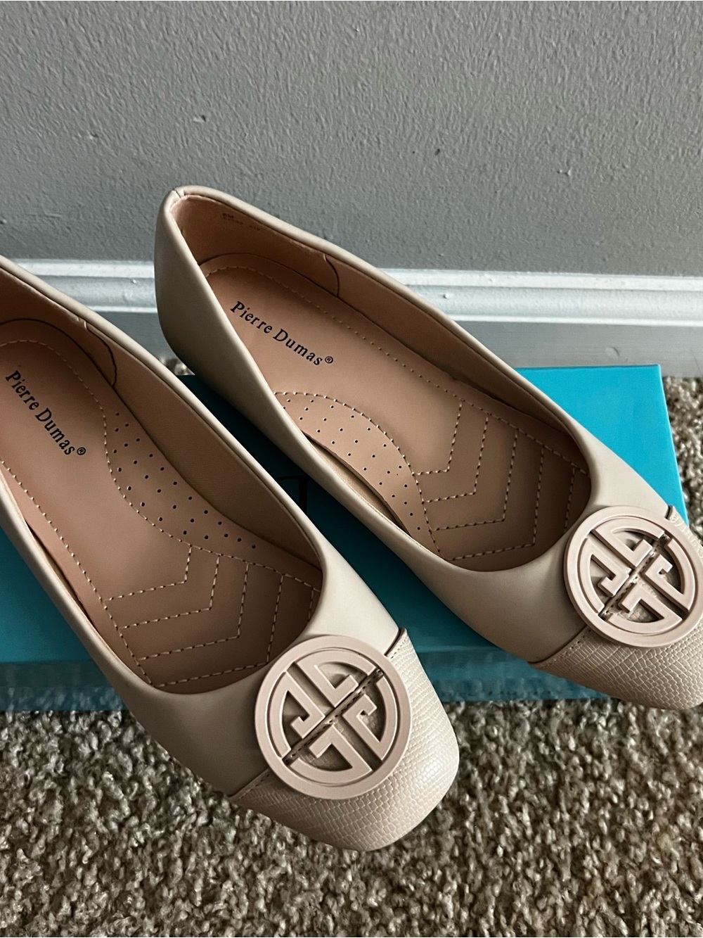 2 PAIRS FLATS SHOES LIKE NEW. CREAM BEIGE COLOR SIZE 8 - Picture 12 of 13